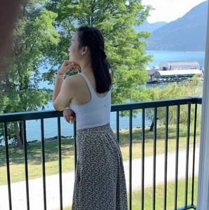 Meet your Posher, Hellen